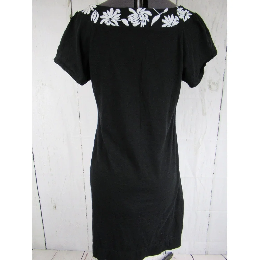 Banana Republic Black, White Stitching Around Collar Size Medium Knee Length A5